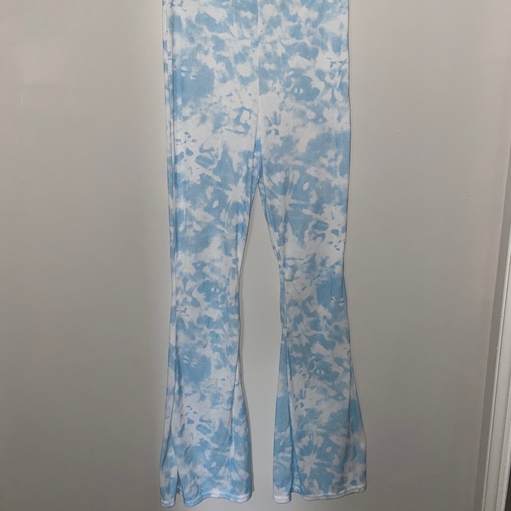 Prettylittlething Blue tie dye flare yoga pants